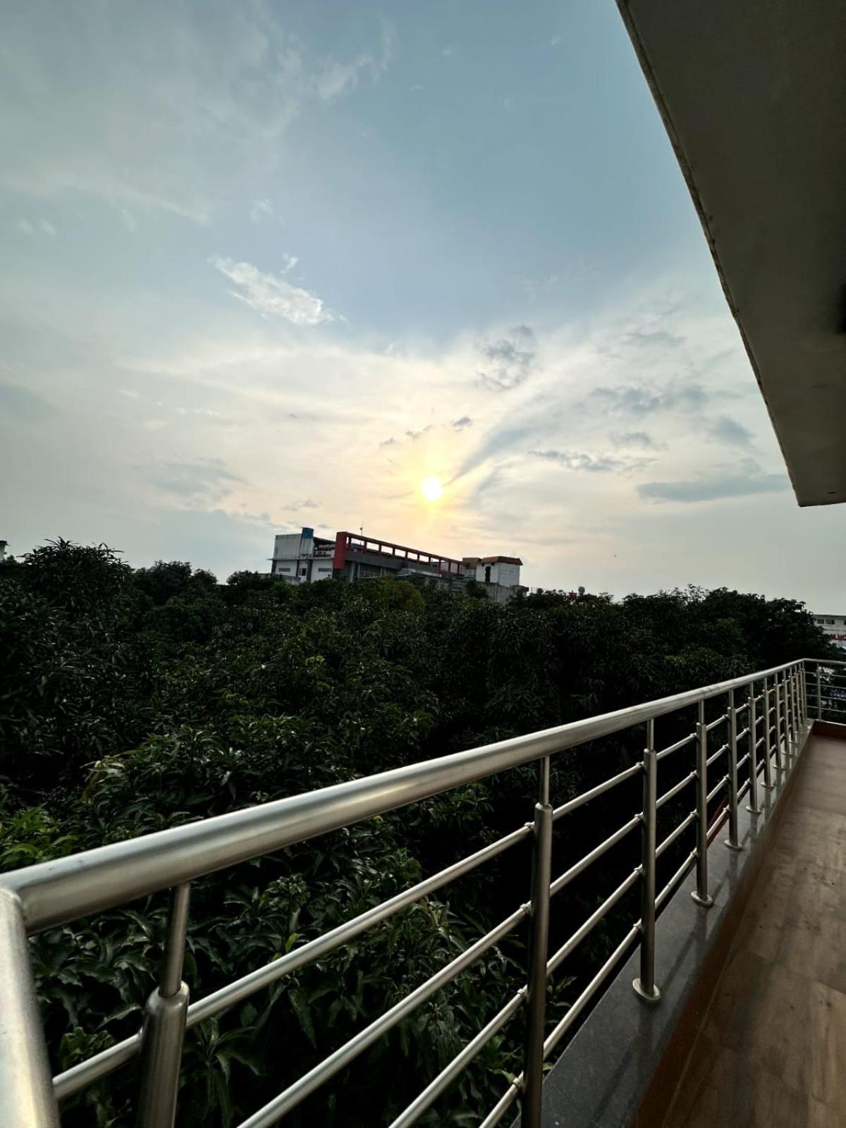 Grand Pearl Hotel & Banquet Lucknow Zewnętrze zdjęcie